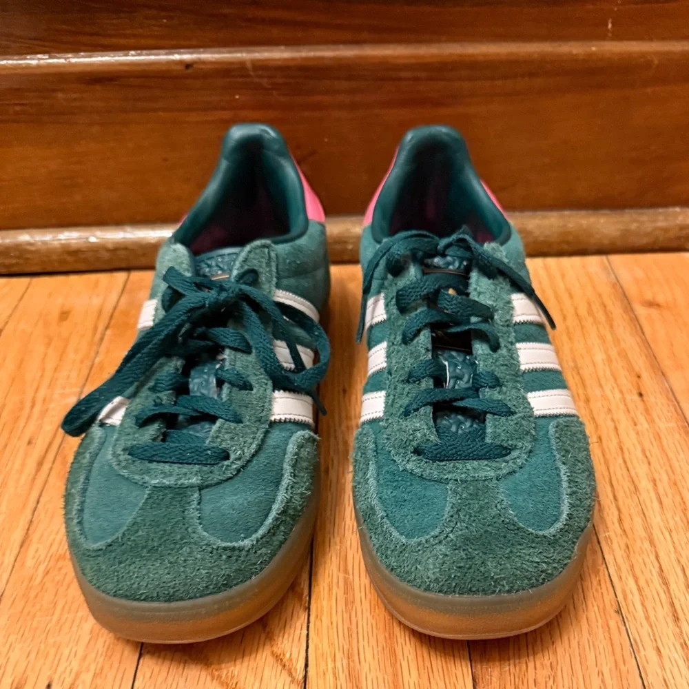 Women’s ADIDAS Gazelle sneakers in green suede and pink - Picture 3 of 4